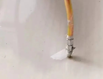 兴隆台瓷砖空鼓维修公司专业解答在瓷砖铺贴过程中，如果使用的砂料过粗（如全部使用了粗砂），可能会导致以下问题